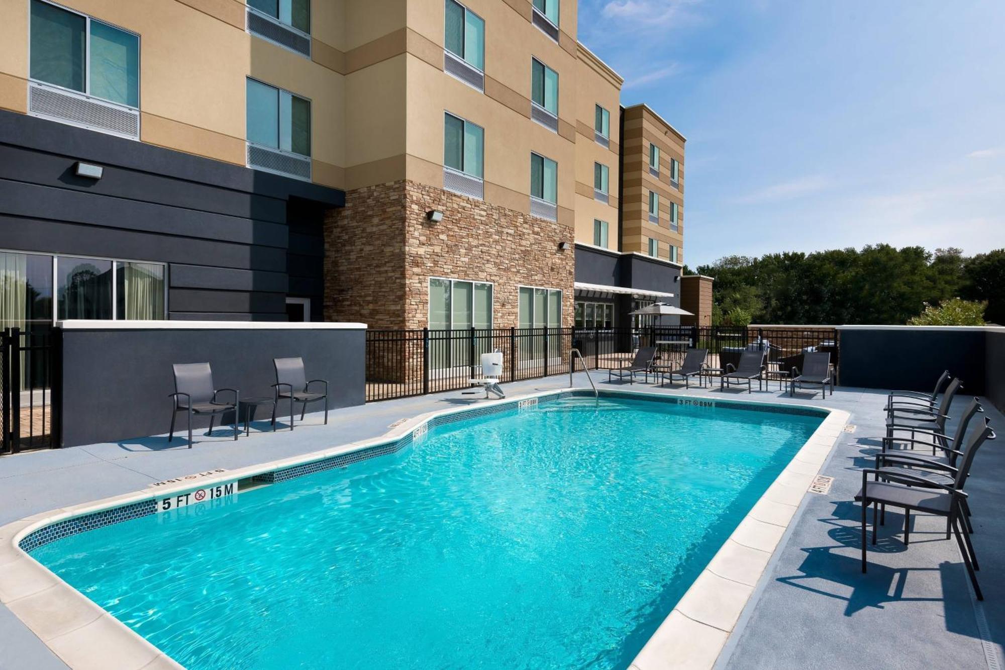 Fairfield Inn & Suites Charlotte Монро Екстериор снимка