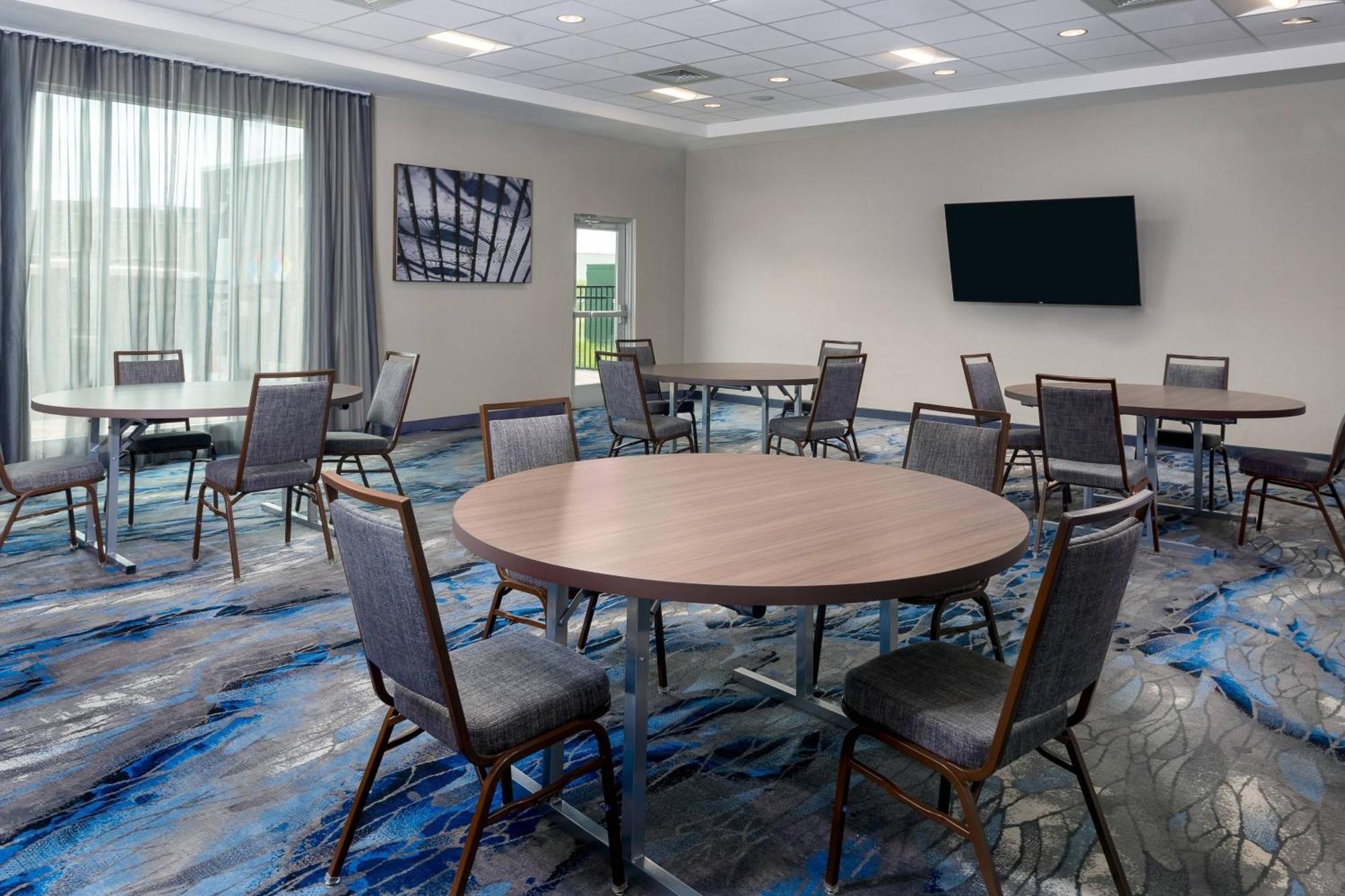 Fairfield Inn & Suites Charlotte Монро Екстериор снимка
