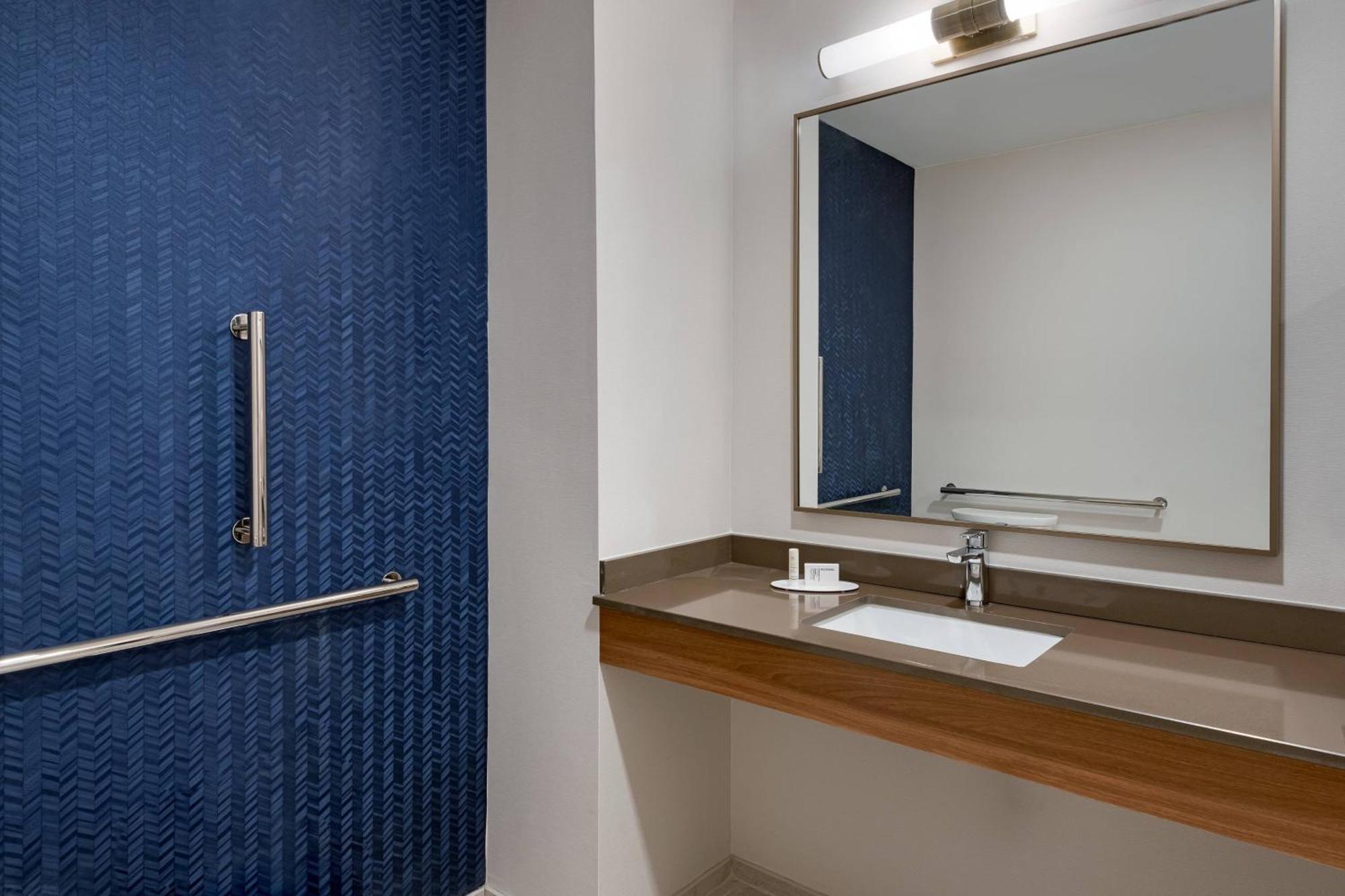 Fairfield Inn & Suites Charlotte Монро Екстериор снимка